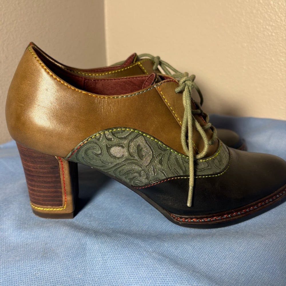 L’Artiste Lavada Bootie by spring step heeled Oxford, hand painted leather - Picture 9 of 16
